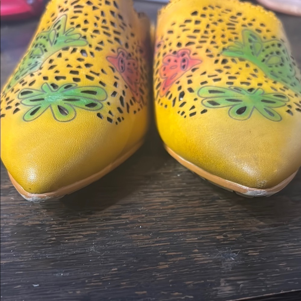 Colorful Women's Slip-On Shoes - Picture 4 of 5